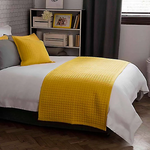 Belledorm Crompton Quilted Bed Runner Saffron Yellow (One Size) 3 Belledorm Crompton Quilted Bed Runner Saffron Yellow (One Size)