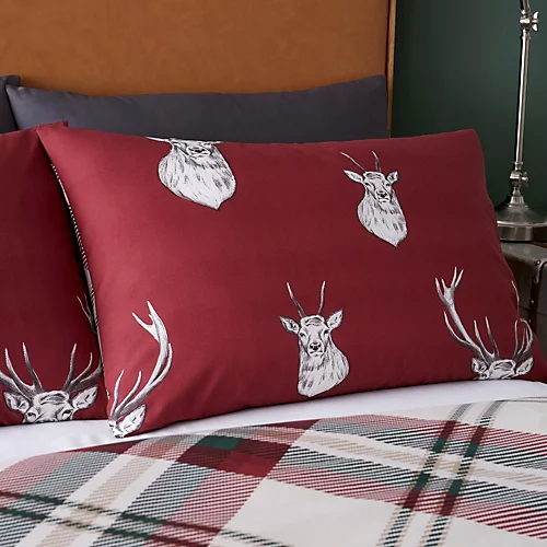 Catherine Lansfield Bedding Munro Stag Check Duvet Cover Set With Pillowcases Red 5 Catherine Lansfield Bedding Munro Stag Check Duvet Cover Set With Pillowcases Red - Image 3