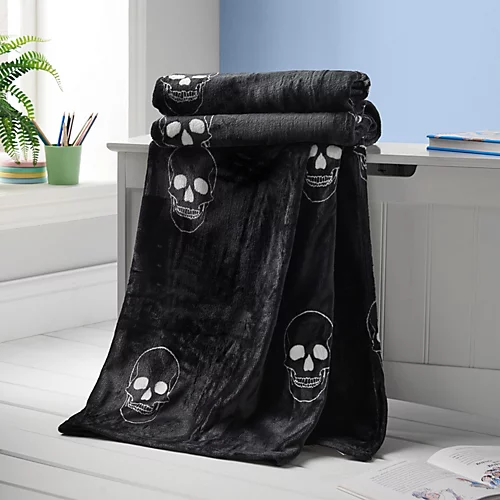 Catherine Lansfield Skulls Fleece Cosy Fleece 130x170cm Blanket Throw Grey 3 Catherine Lansfield Skulls Fleece Cosy Fleece 130x170cm Blanket Throw Grey