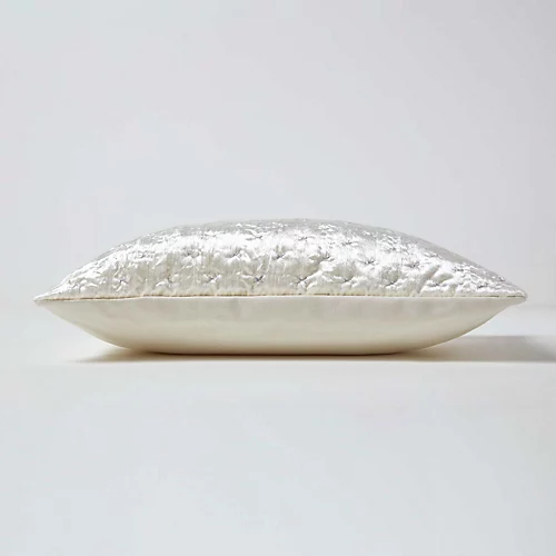 Homescapes Cream Crushed Velvet Rectangular Cushion Cover, 30 X 50 Cm 4 Homescapes Cream Crushed Velvet Rectangular Cushion Cover, 30 X 50 Cm - Image 2