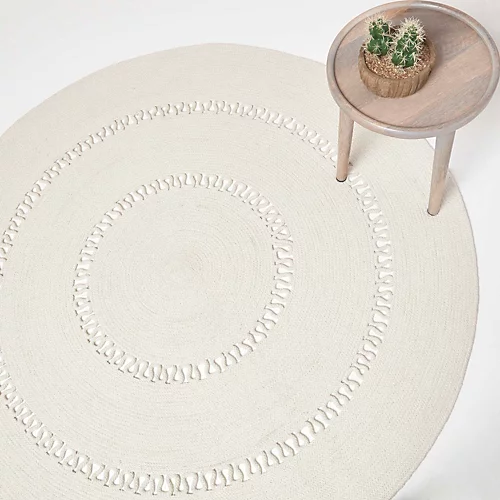 Homescapes Natural Crochet Braided Rug 120cm Round 4 Homescapes Natural Crochet Braided Rug 120cm Round - Image 2