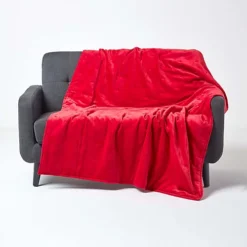 Homescapes Red Velvet Quilted Throw, 125 X 150 Cm