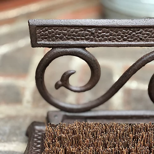 Vintage Style Swirl Cast Iron Boot Brush & Shoe Scraper 5 Vintage Style Swirl Cast Iron Boot Brush & Shoe Scraper - Image 3